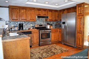 Big Bear Lake cabin rental kitchen