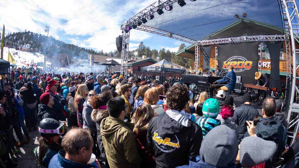 KROQ Storms Bear Mountain crowd with stage and ski slopes