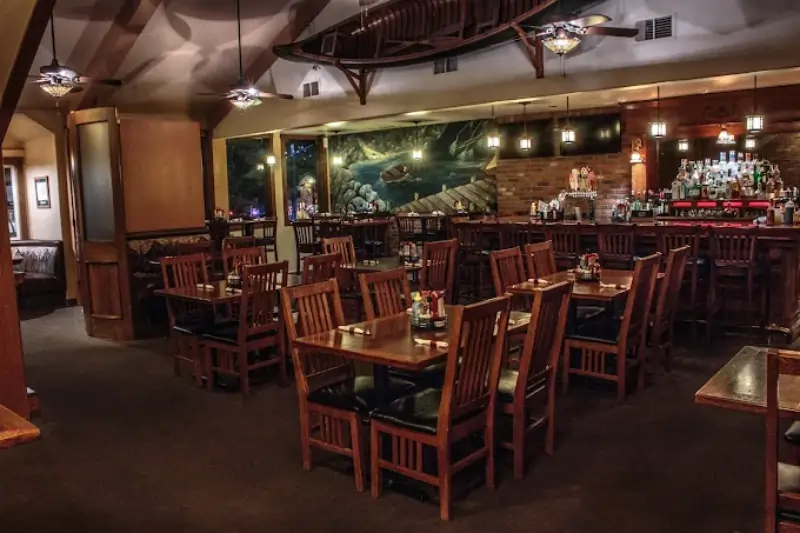 Nottingham’s Restaurant-Tavern