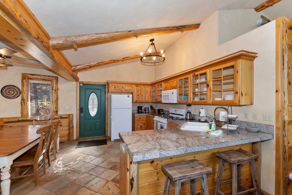 Bear Butte Lodge kitchen