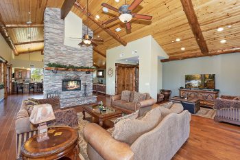 Big Bear Cabin-Mountain Masterpiece