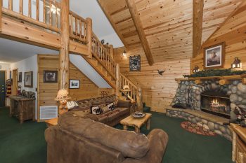 Big Bear Cabin- Summit Paradise- Living Room