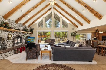 Big Bear Cabin- Winterpark- Living Room