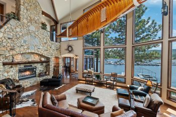 jackson's lakehouse living room with a view Luxury Properties in big bear