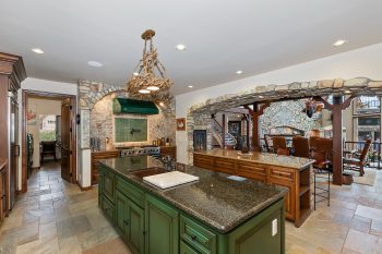 jackson's lakehouse kitchen accomodations for luxury properties