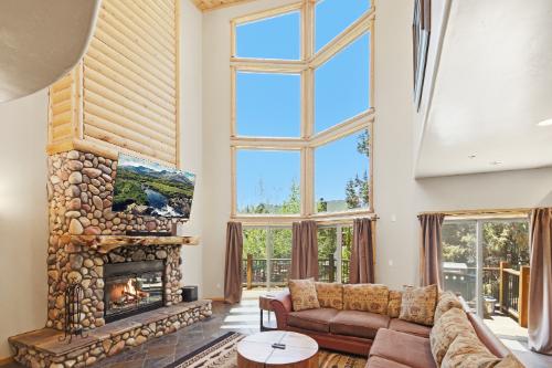 Big Bear Cabin - BearLoopCastle - 0001
