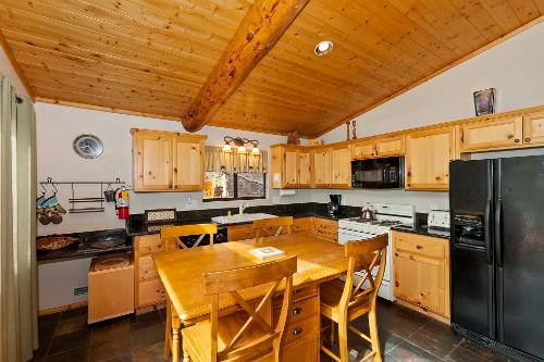 Big Bear Cabin - BearVistaRetreat - 0004