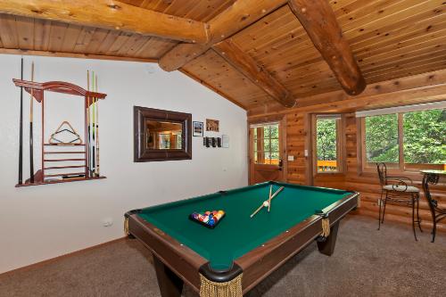 Big Bear Cabin - BearlyHome - 0004