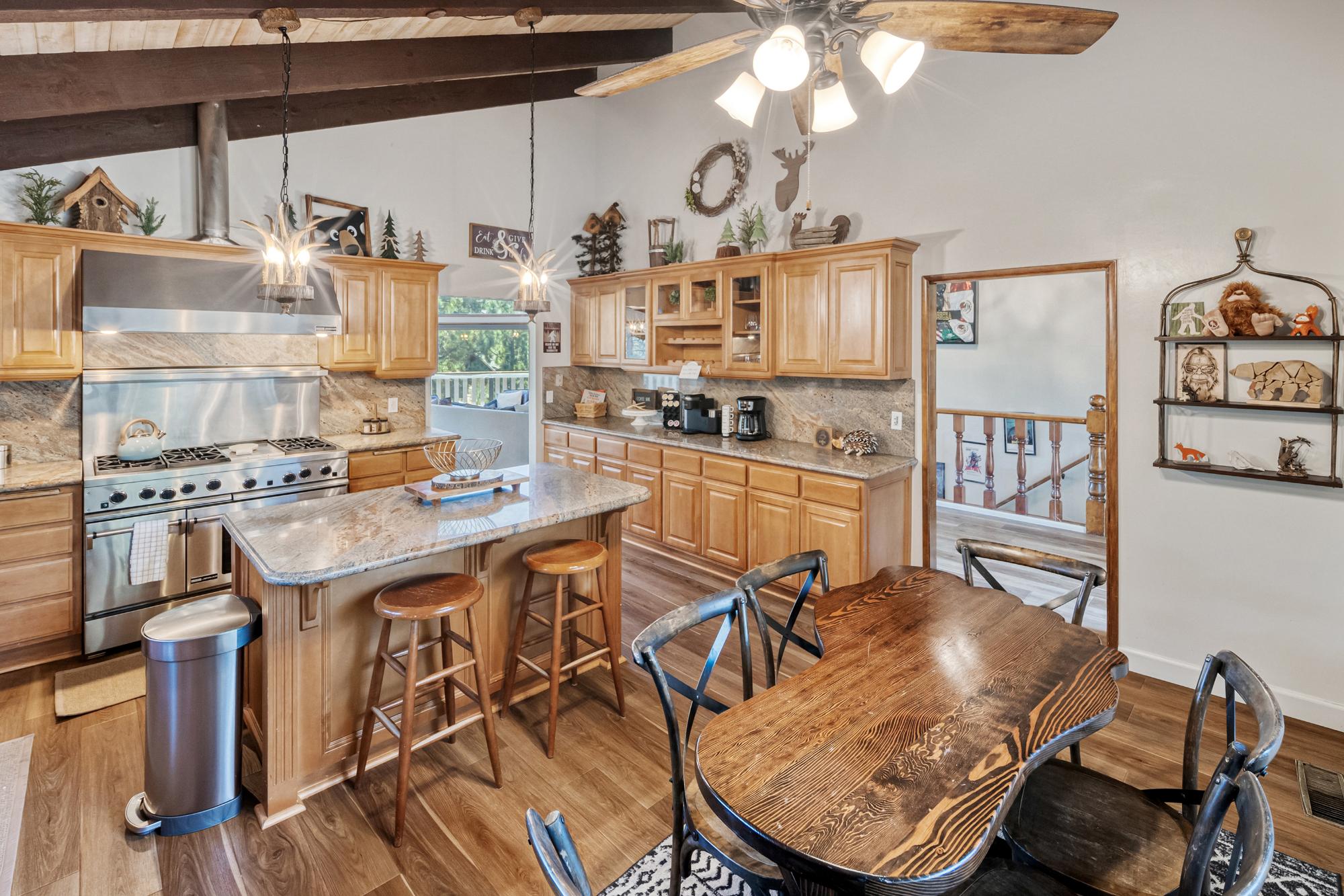 Big Bear Cabin - Bigfoot Resort - 2