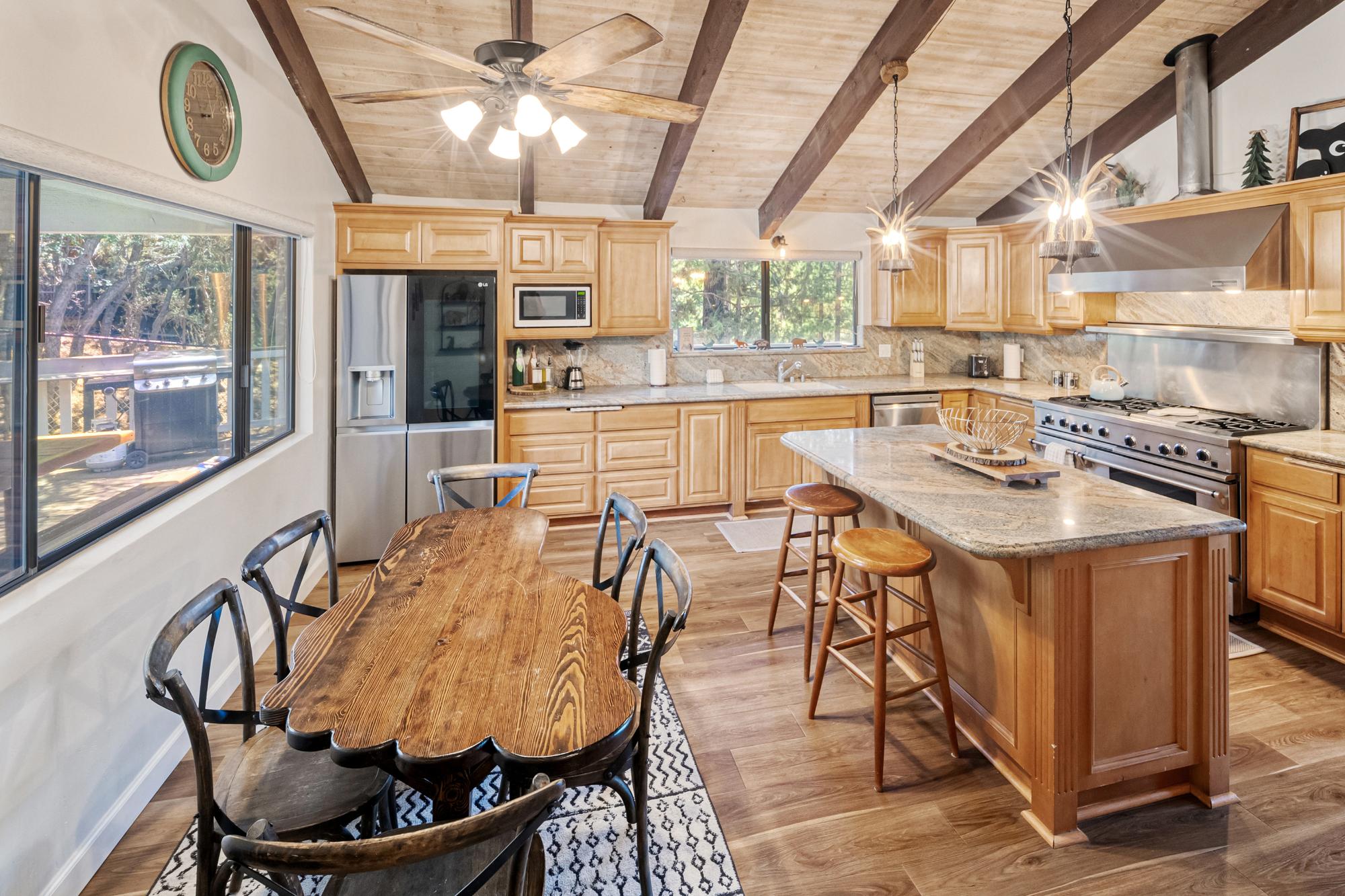 Big Bear Cabin - Bigfoot Resort - 21