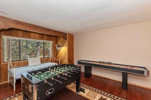 Big Bear Cabin - BucklandCoffeyHaus - 0004