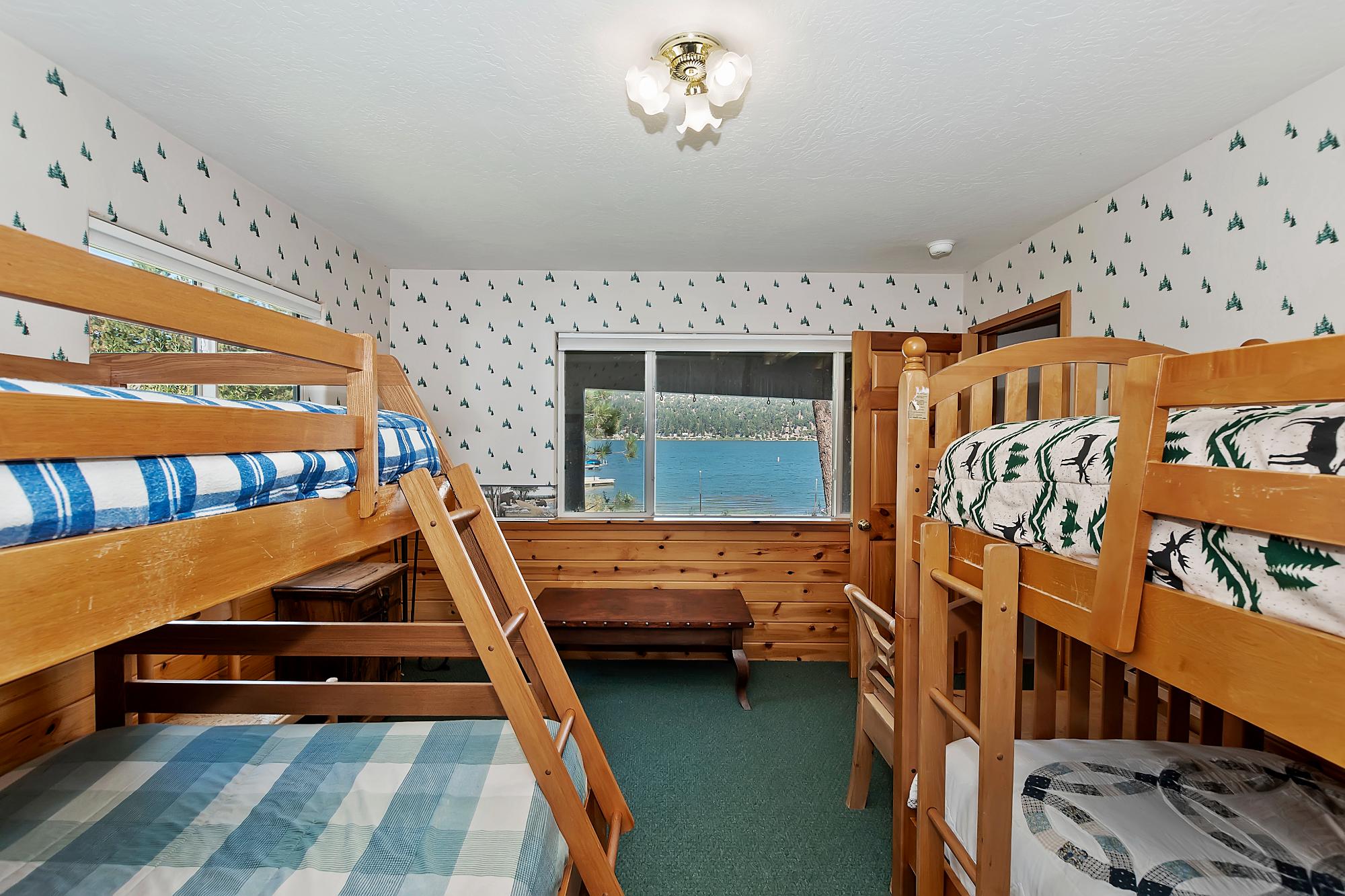 Big Bear Cabin - Cali Bear Lakefront  - 35