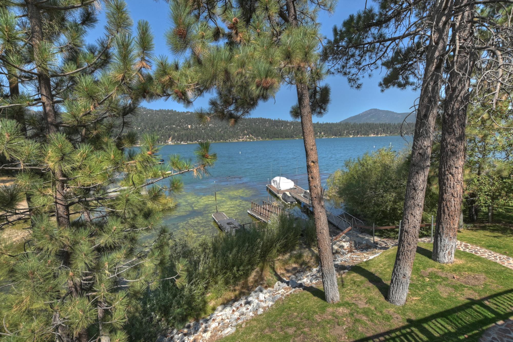 Big Bear Cabin - Cali Bear Lakefront  - 38