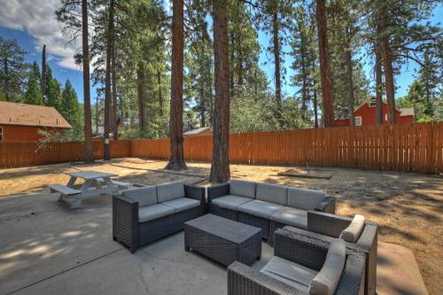 Big Bear Cabin - CedarPinesCabin - 0005