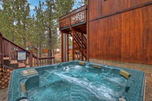 Big Bear Cabin - CowboyChic - 0005