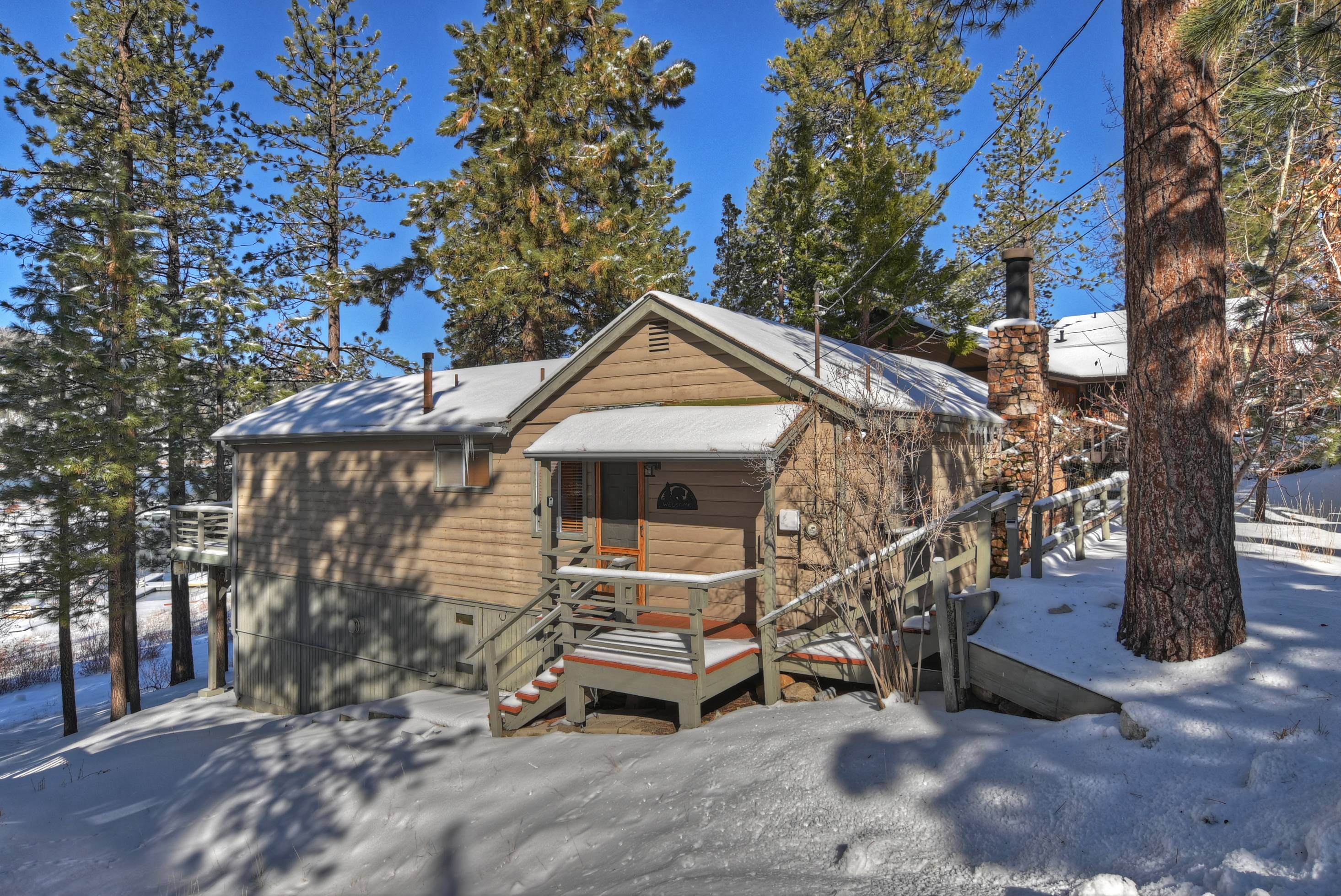 Big Bear Cabin - CozyLakefront - 0003