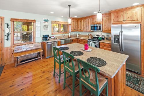 Big Bear Cabin - CrestNestatBoulderBay - 0004