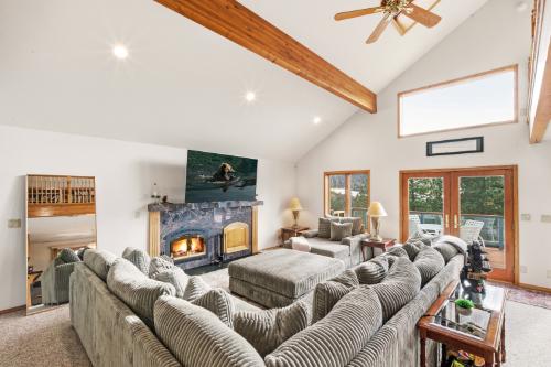 Big Bear Cabin - Edgar'sHideaway - 0002