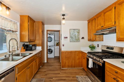 Big Bear Cabin - ForestTrailRetreat - 0004