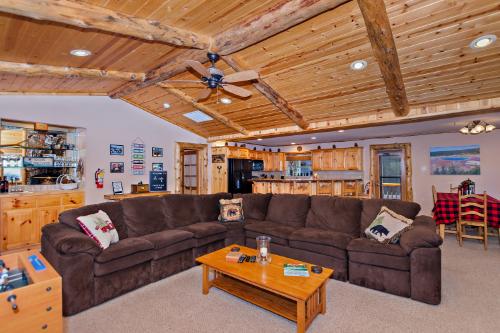 Big Bear Cabin - FreedomVillageLodge - 0002