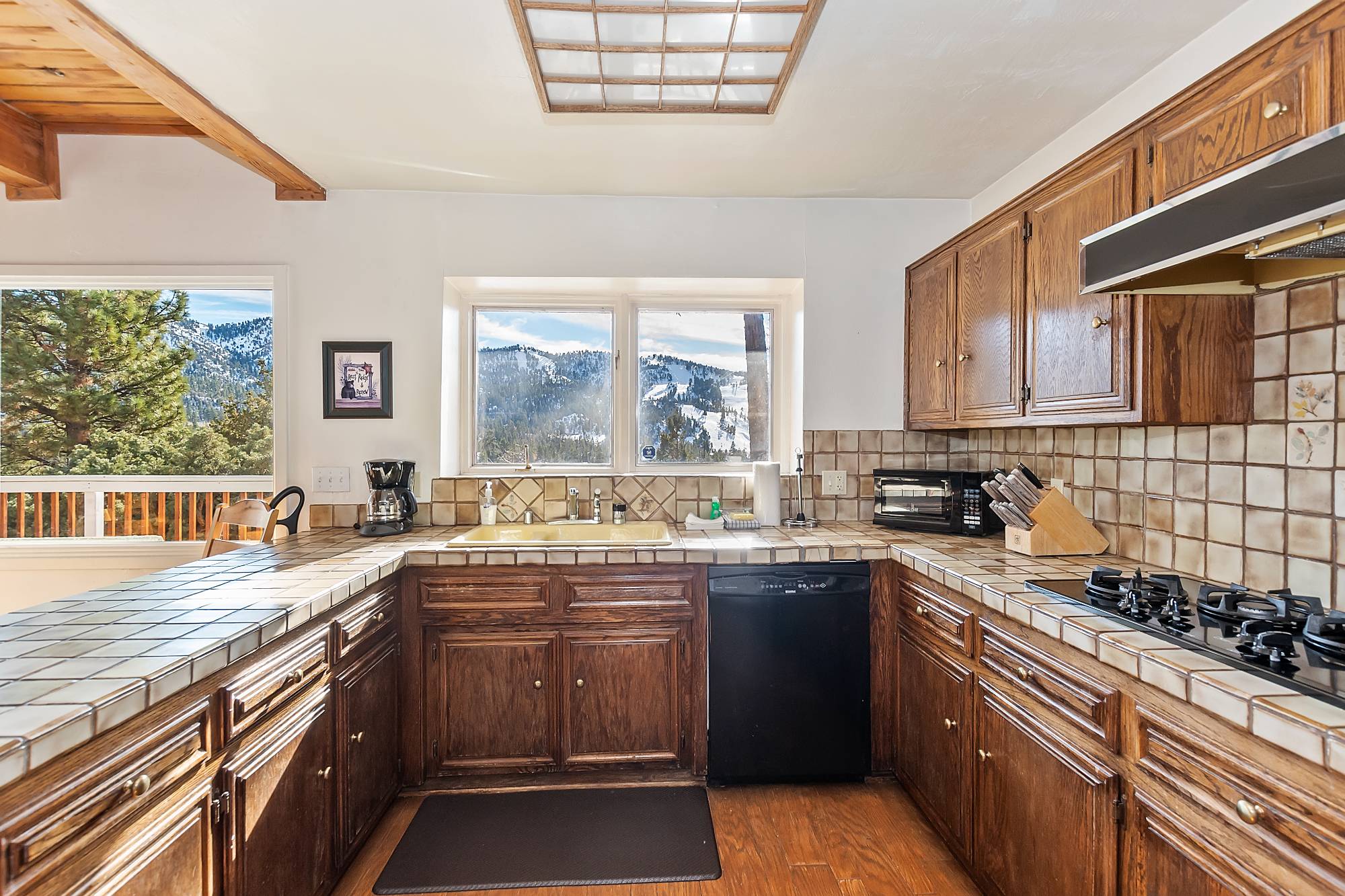 Big Bear Cabin - Gentle Grizzly Getaway - 11