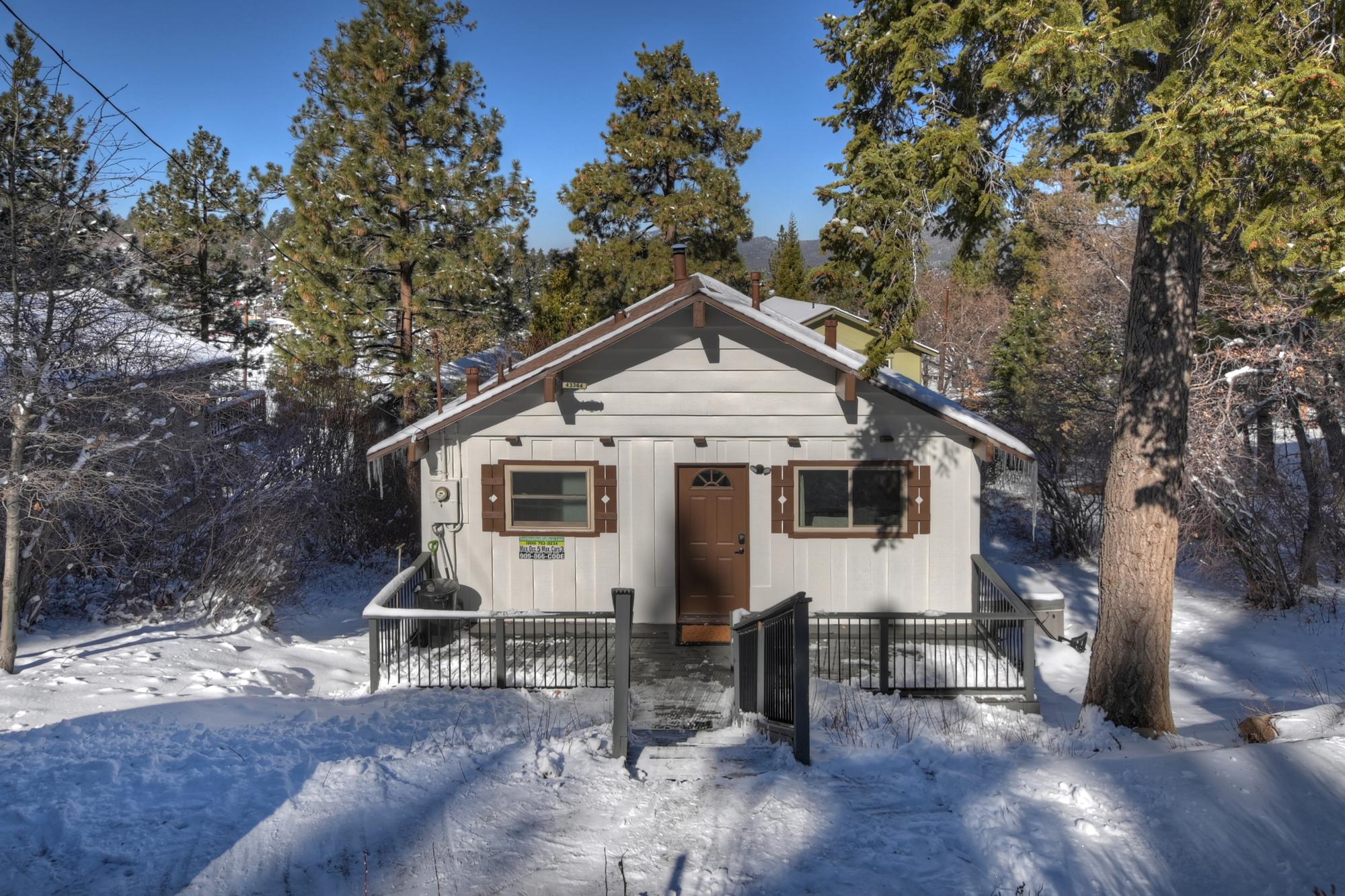 Big Bear Cabin - GoldmineCabin - 0001