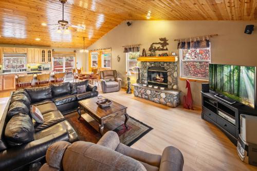 Big Bear Cabin - GrizzlyBearLodge - 0001