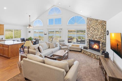 Big Bear Cabin - HeavenOnEarth - 0002