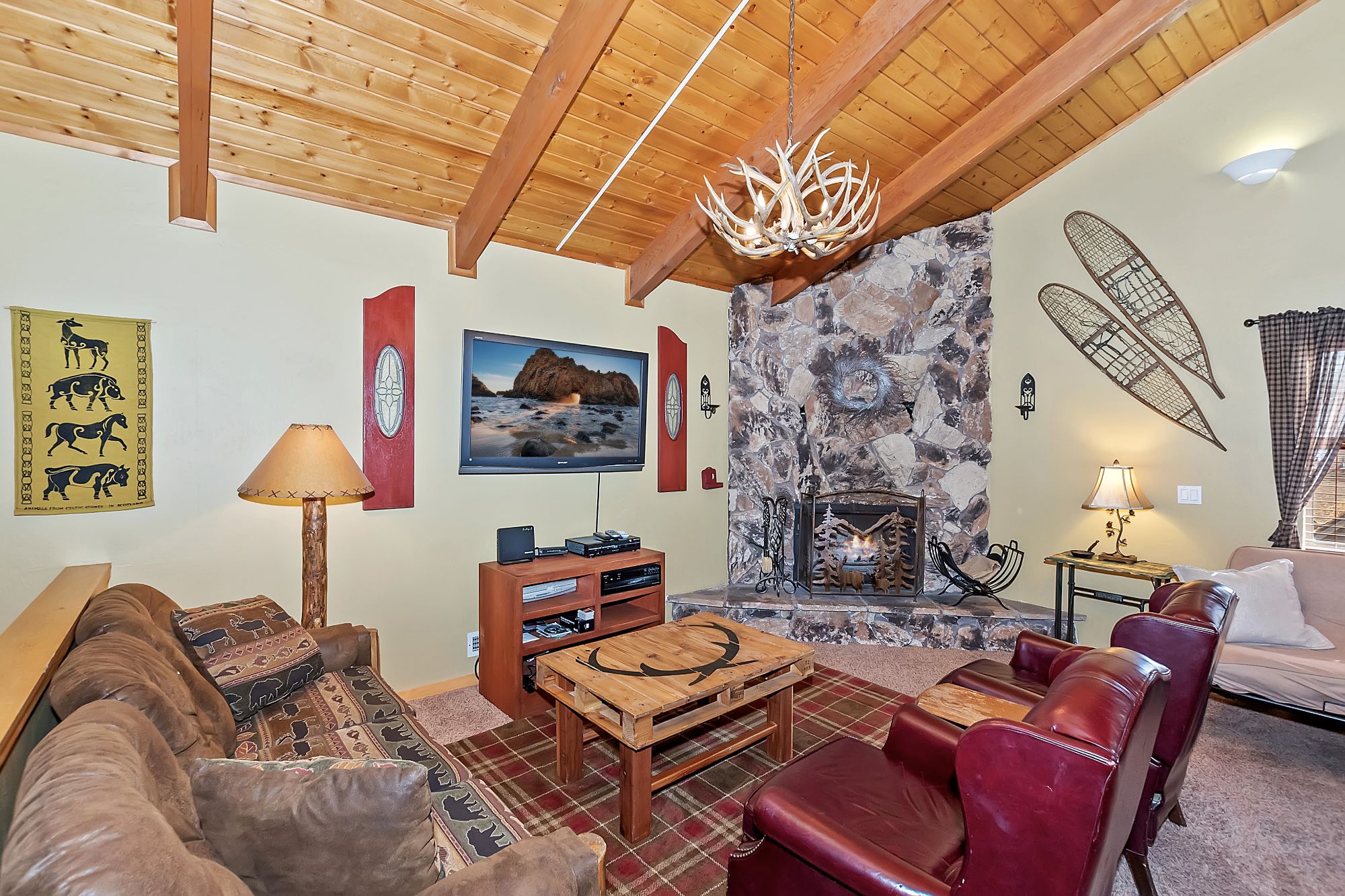 Big Bear Cabin - HighlandHouse - 0001