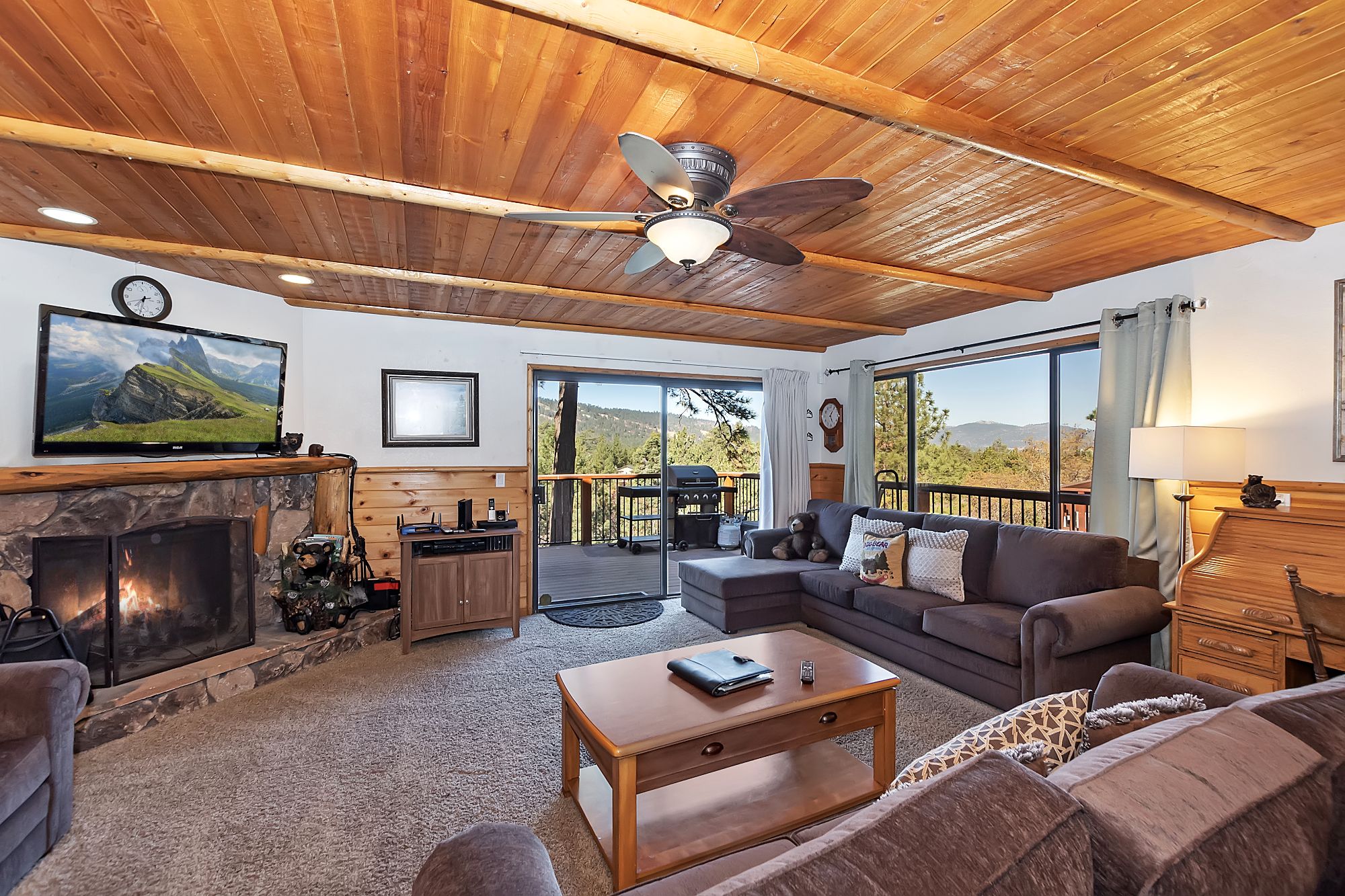 Big Bear Cabin - HilltopHaven - 0001