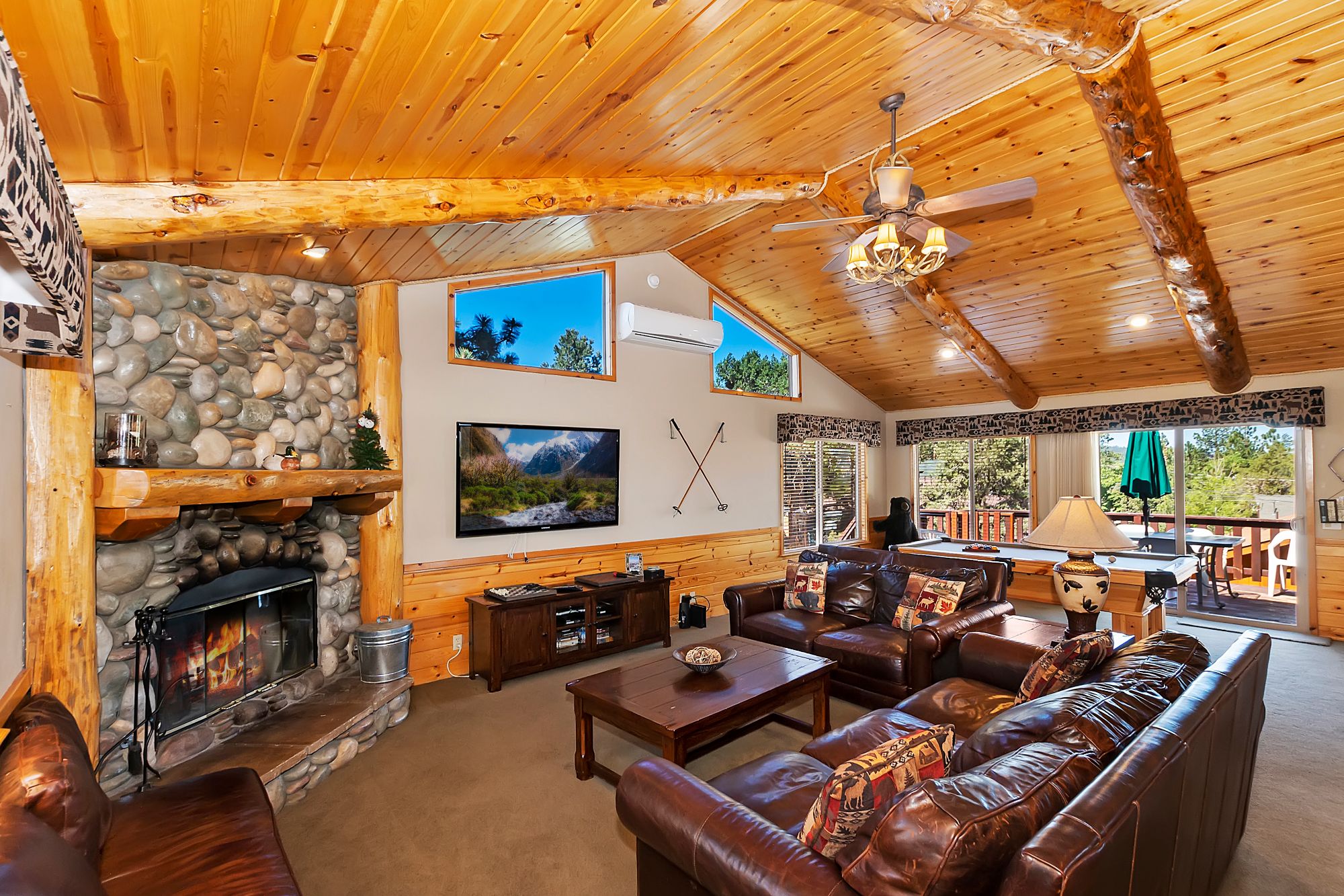Big Bear Cabin - HomeAwayFromHome - 0001