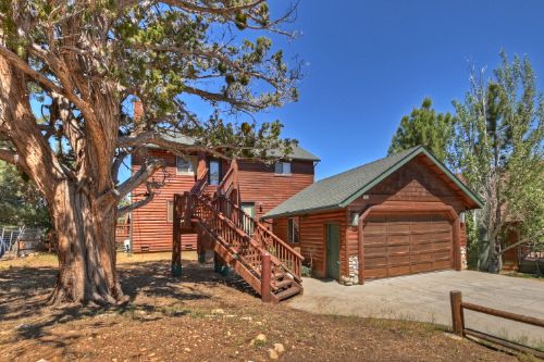 Big Bear Cabin - HomeAwayFromHome - 0005