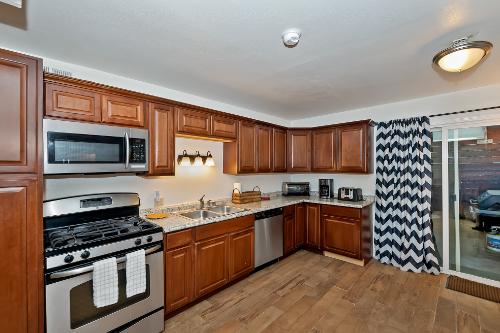 Big Bear Cabin - LakeandVillageLodge - 0003