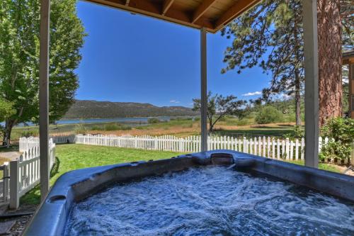 Big Bear Cabin - LakefrontManor - 0005