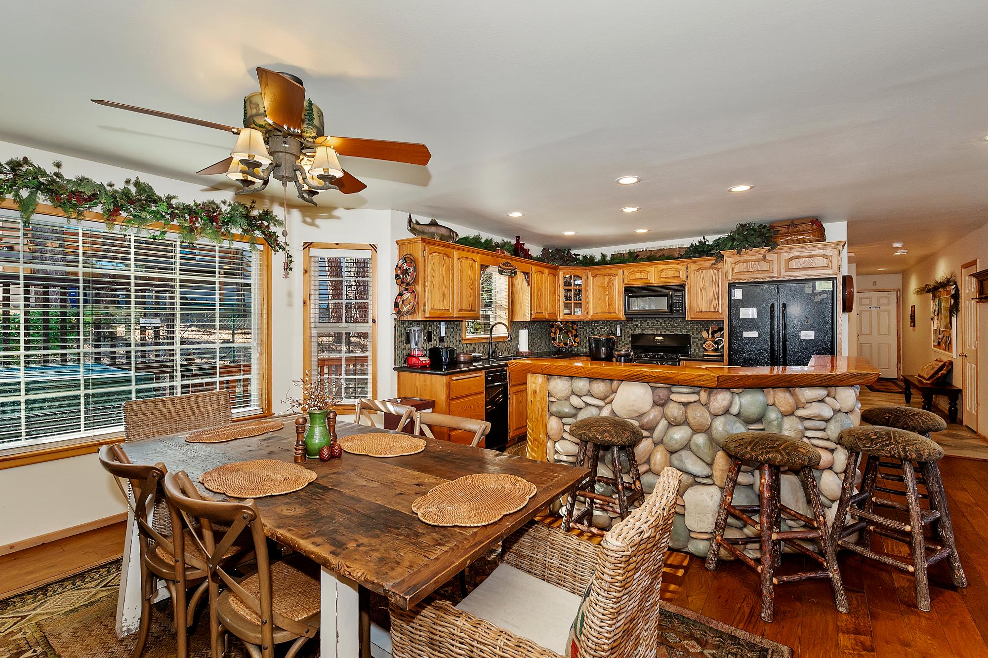 Big Bear Cabin - Lakeview Escape - 14