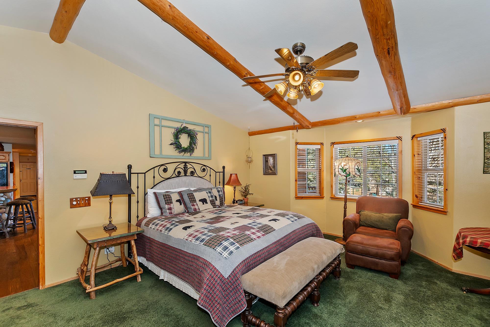 Big Bear Cabin - Lakeview Escape - 20