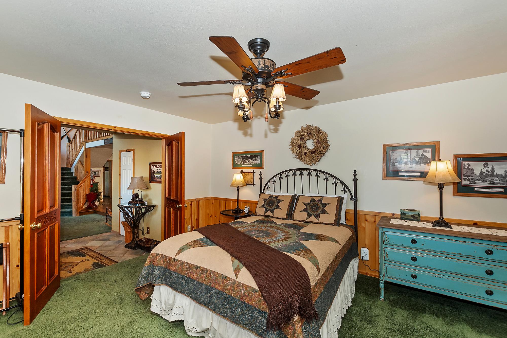 Big Bear Cabin - Lakeview Escape - 26
