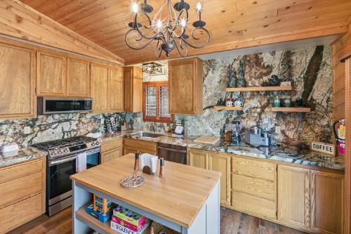 Big Bear Cabin - MiddleEarthInn - 0004