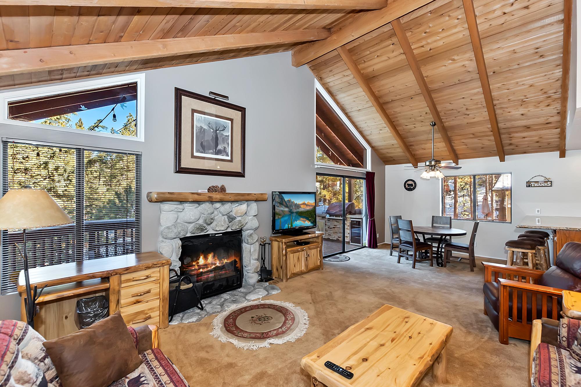 Big Bear Cabin - MountainHideaway - 0001