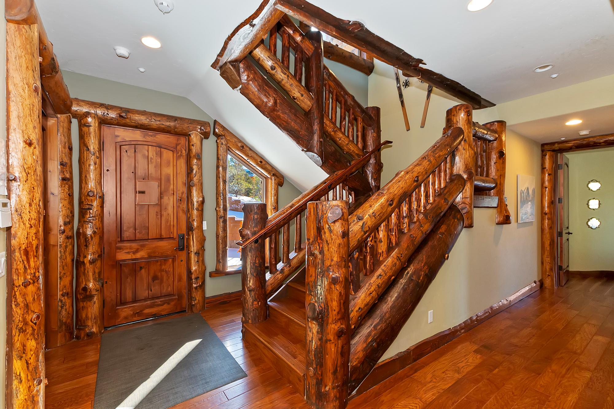 Big Bear Cabin - Mountain Masterpiece - 8
