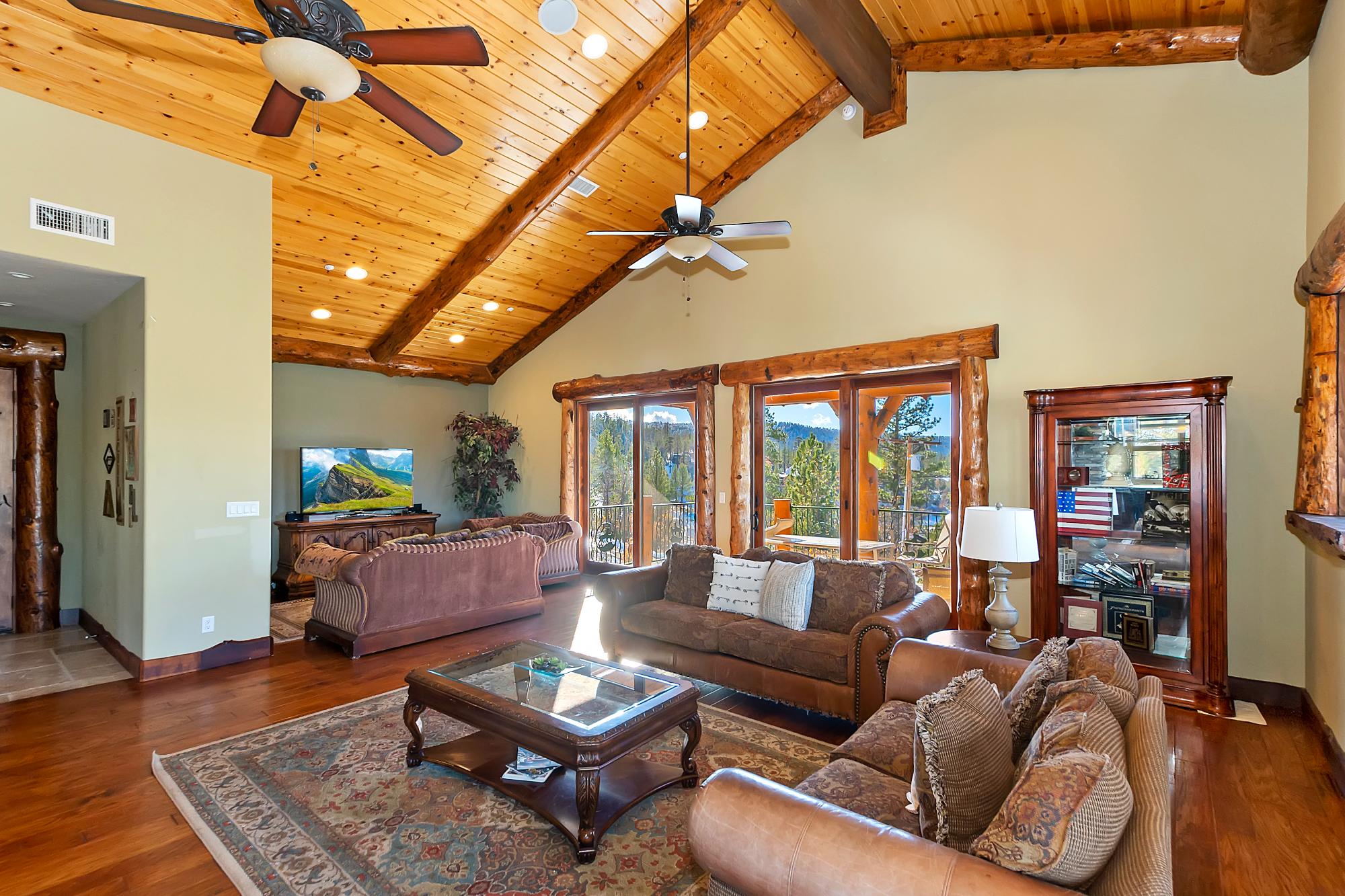 Big Bear Cabin - Mountain Masterpiece - 11