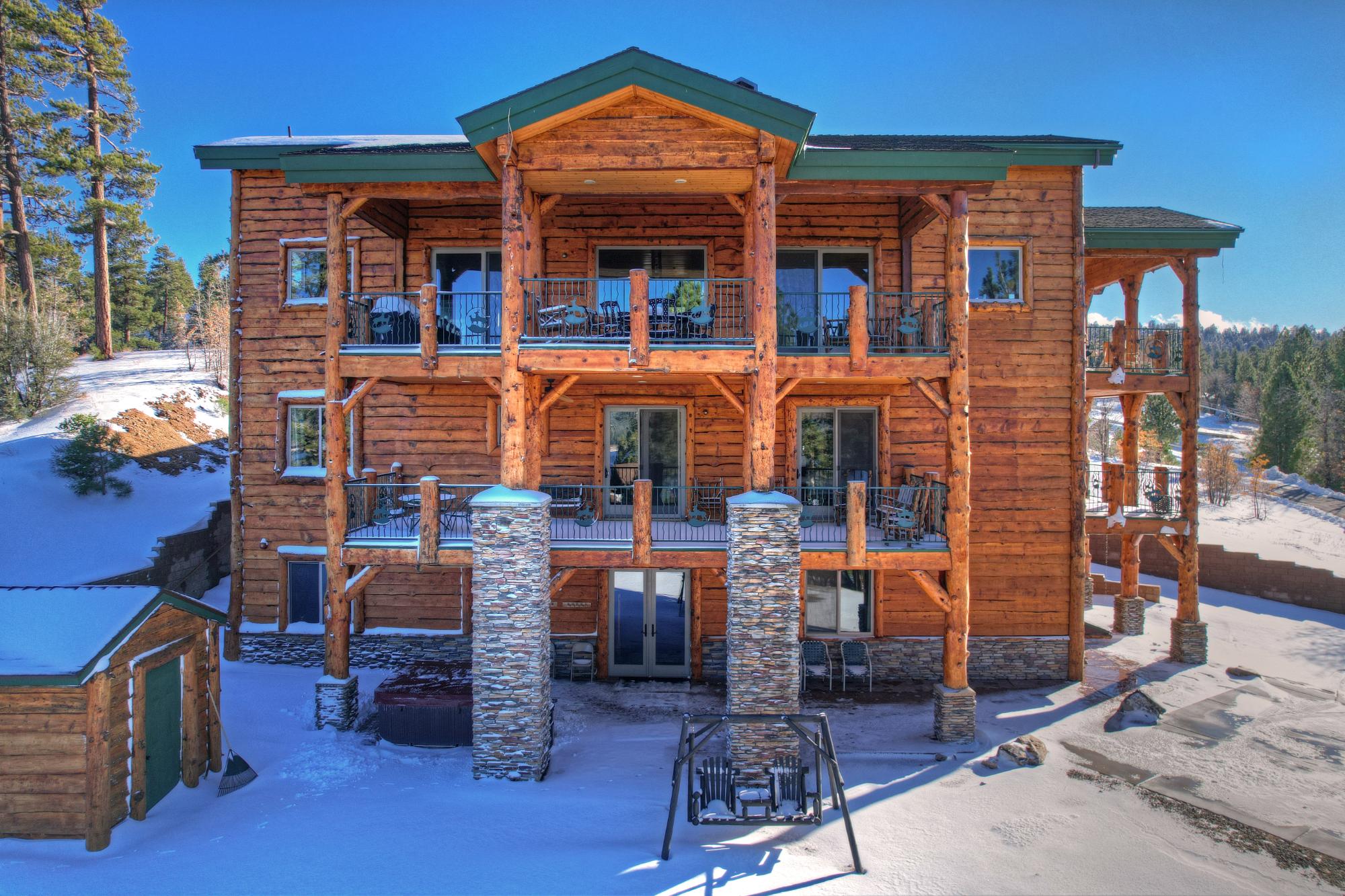 Big Bear Cabin - Mountain Masterpiece - 85