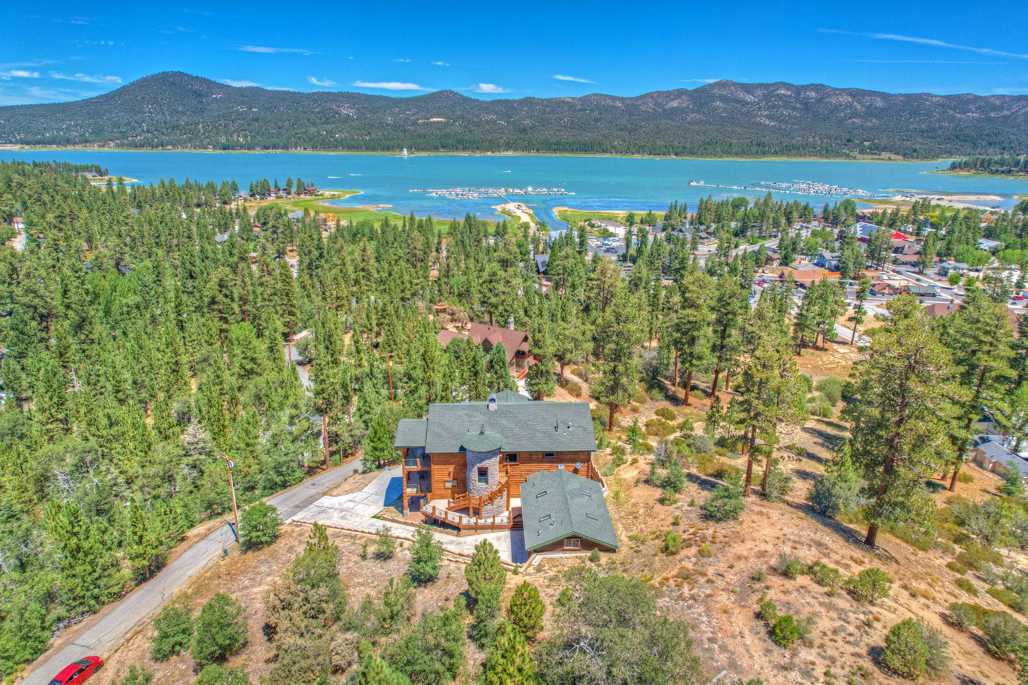 Big Bear Cabin - Mountain Masterpiece - 86