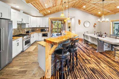 Big Bear Cabin - PerezResort - 0002