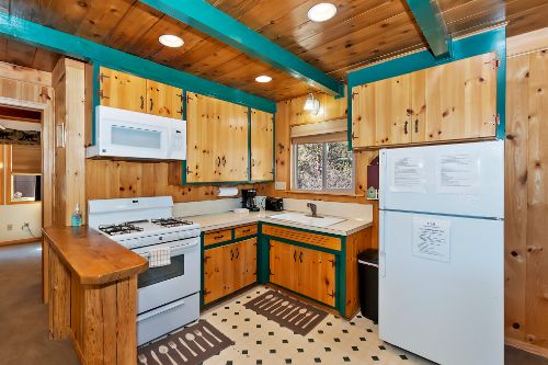 Big Bear Cabin - RightatHome - 0002