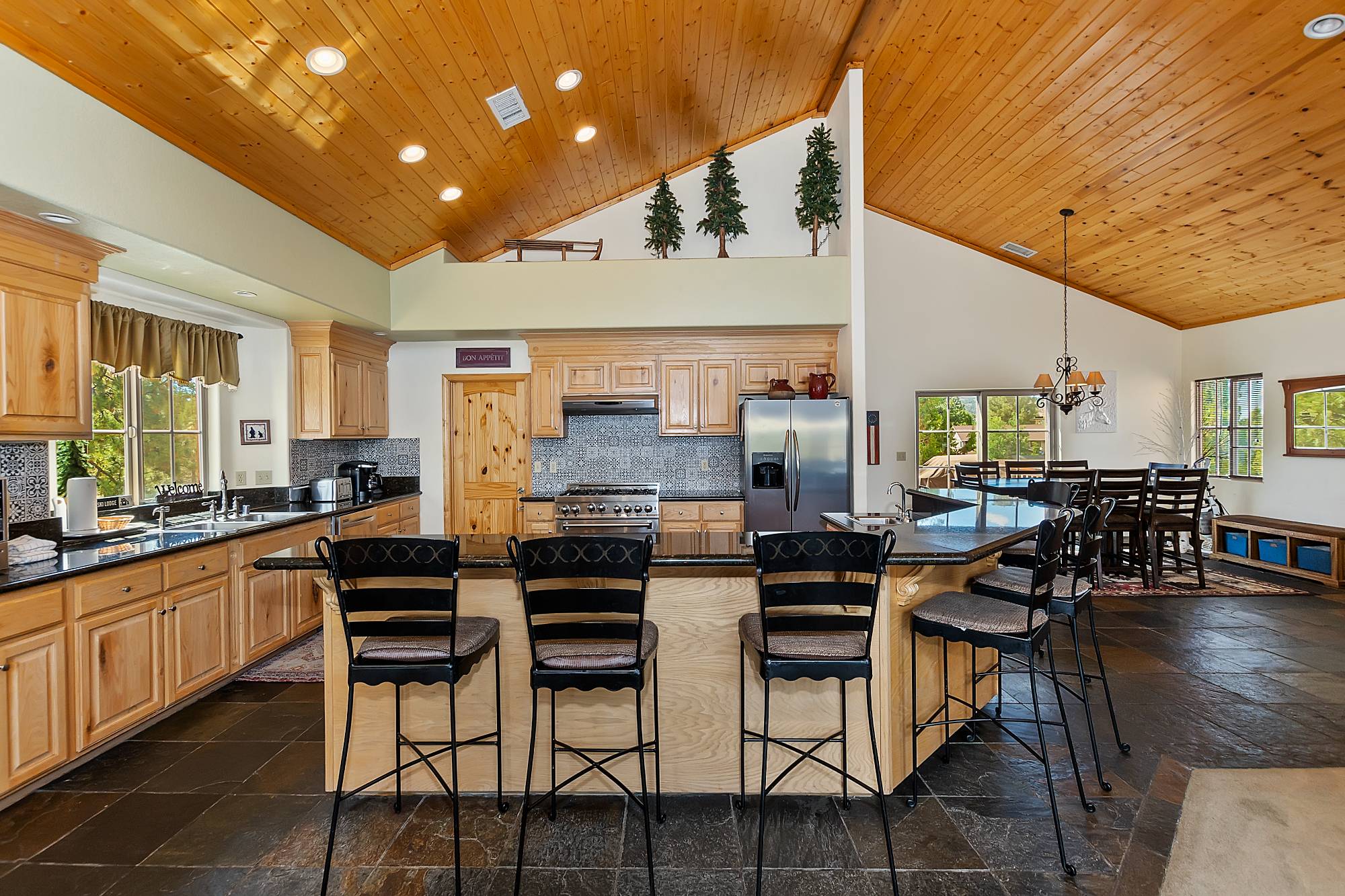 Big Bear Cabin - Sky View Lodge - 11