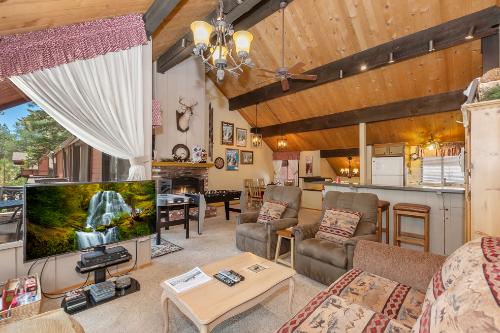 Big Bear Cabin - SnowSummitSlopesideRetreat - 0002