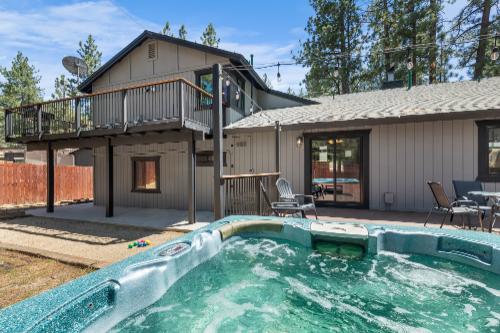 Big Bear Cabin - StayandPlayChalet - 0002