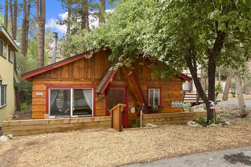 Big Bear Cabin - SunsetSkiInn - 0005
