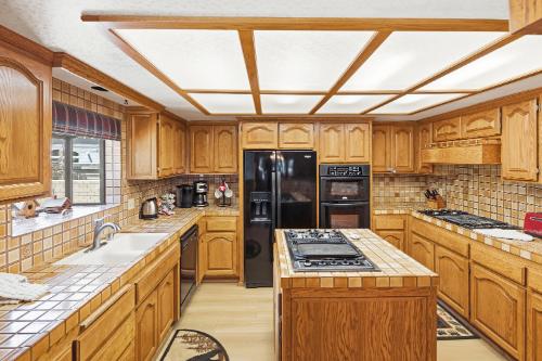 Big Bear Cabin - TeakwoodForestLodge - 0004